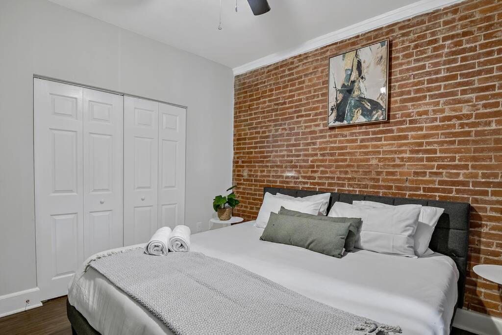 Hbg 1br: Modern Vintage Gem * Harrisburg