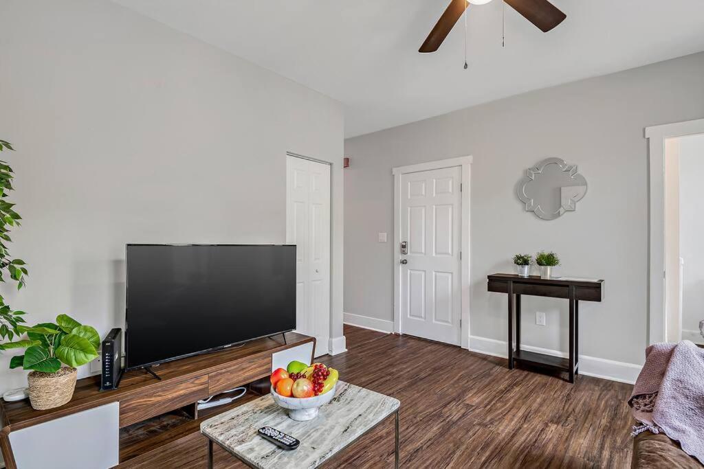 Apartamento Hbg 1br: Modern Vintage Gem *