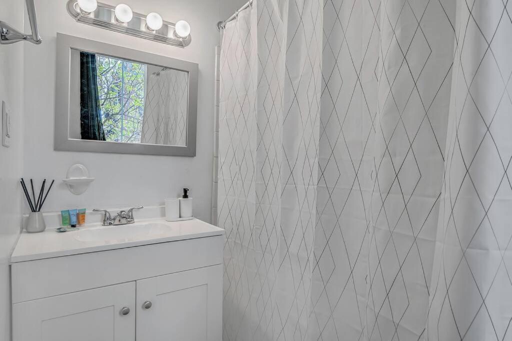 Hbg 1br: Modern Vintage Gem * Harrisburg